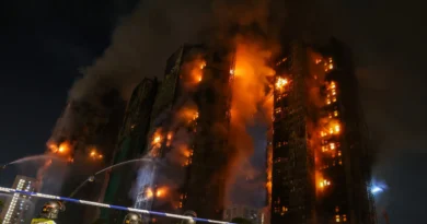 Corpos são achados em telhados, e número de mortos em incêndio em Hong Kong sobe para 146