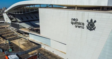 Departamento de futebol vira centro de embate político no Corinthians