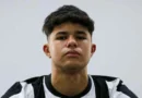 Bruninho Samudio faz 16 anos e assina 1º contrato profissional com Botafogo