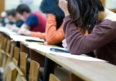 4 em cada 10 alunos de graduação EAD desistem de estudar; número é o maior desde 2014