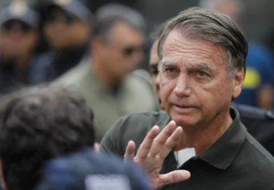 Bolsonaro segue estável na UTI, mas teve piora renal e alta de marcador inflamatório