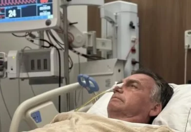 Bolsonaro é internado em UTI hospitalar com broncopneumonia bilateral