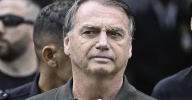 Boletim médico destaca previsão de alta hospitalar de Bolsonaro para esta sexta, 27