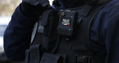 Tentativa de atentado a bomba em Paris; suspeito tem 17 anos