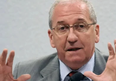 Panamá deporta ex-ministro Franklin Martins e depois pede desculpas