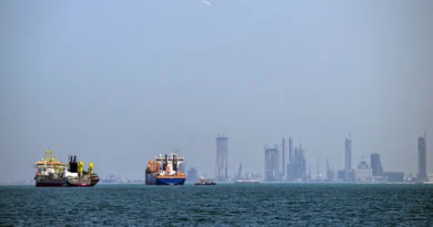 Estreito de Hormuz está aberto para todos, menos para aliados dos EUA, diz chanceler iraniano