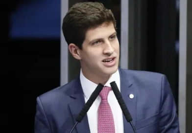 João Campos lidera 1º turno em PE com 50%; Raquel Lyra tem 38%, diz Datafolha