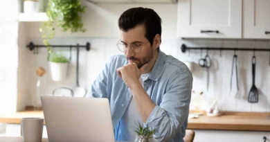 Emojis no trabalho podem prejudicar sua imagem profissional, diz estudo