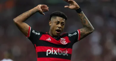 Flamengo goleia Medellín com brilho de geração 2019 e vira líder do Grupo A