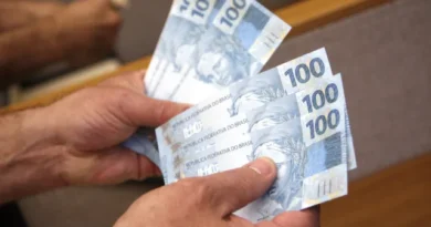 Salário médio do trabalhador amplia recorde e chega a R$ 3.722