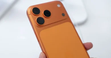 Leilão da Receita tem iPhone 17 por R$ 4.600 e guitarra Fender por R$ 500