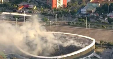 Bombeiros combatem incêndio no velódromo do Parque Olímpico, no Rio