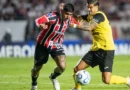 Artur faz o 1°, São Paulo melhora após vaias, bate O’Higgins e lidera grupo