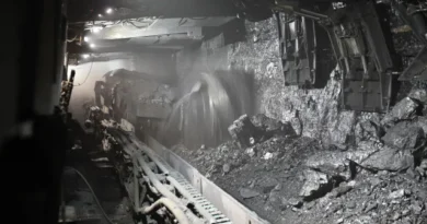 Oito mortos e dezenas de trabalhadores presos em mina de carvão na China
