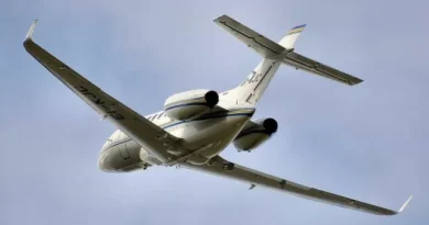 Jatinho sai da pista e quebra asa em pouso no Aeroclube de Santa Catarina