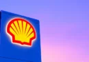 Shell mais que dobra lucro ajustado, mas prevê queda na produção