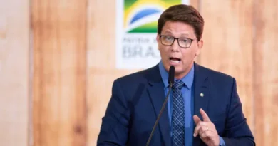 Câmara informa ao STF que viagens de Mário Frias ao exterior ainda estão ‘em apreciação’