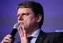 Bolsonaristas veem Tarcísio distante e querem apoio maior a Flávio