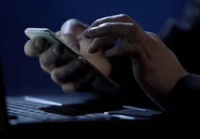 Celulares registrados em nome de mortos foram usados por policiais em corrupção no RJ, diz PF