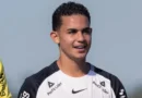 Jogador do Corinthians agride árbitro após expulsão em jogo do Brasileirão