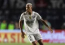 Danilo é afastado pelo Botafogo após ausência contra o Corinthians