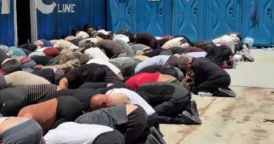 Israel deporta ativistas após vídeo do grupo amarrado e ajoelhado causar crise diplomática