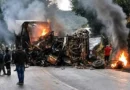 Acidente entre ônibus e caminhão deixa ao menos oito mortos em MG