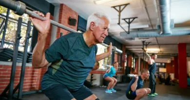 Musculação ajuda a prevenir Alzheimer e melhora independência de pessoas que têm a doença