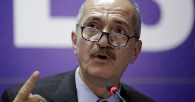 Justiça determina suspensão de expulsão de Aldo Rebelo do DC e sua reintegração ao partido