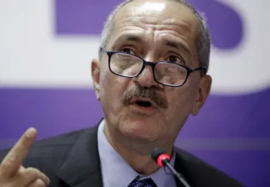 Justiça determina suspensão de expulsão de Aldo Rebelo do DC e sua reintegração ao partido