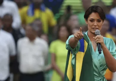 Michelle impõe condição inusitada para entrar na campanha de Flávio