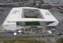 Corinthians muda campo e promete qualidade de quando estádio foi inaugurado