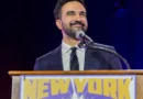 Prefeito de Nova York exalta Sócrates e mobilização social no futebol