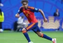 Yamal entra em top 10 dos mais jovens a marcar em Copas; Pelé lidera lista