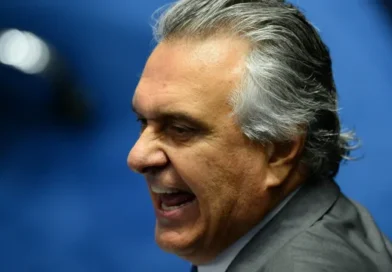 Caiado afirma que ‘liderança não se herda’ após Flávio ler carta de Bolsonaro