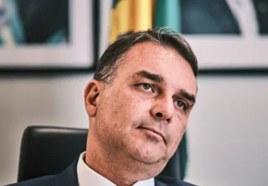 PGR recomenda ao STF investigação sobre repasses a filme sobre Jair Bolsonaro