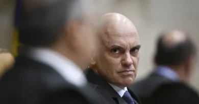 Moraes dá 10 dias para PF ouvir Flávio em caso de calúnia contra Lula 