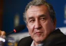 Carlos Alberto Parreira passa por traqueostomia e segue na UTI