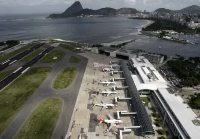 Avião derrapa no Santos Dumont e voos são cancelados