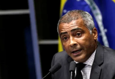 Romário deixa PL, fica sem partido e anuncia apoio a Eduardo Paes para Governo do RJ