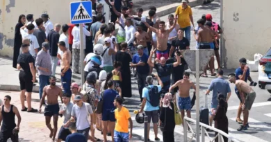 Migrantes dormem em cemitério de Ceuta uma semana após agravamento de crise migratória