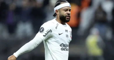 Memphis Depay ameaça acionar Fifa após Corinthians desistir de renovação