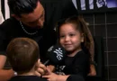 Filha de Alex Telles canta hino do Botafogo e vídeo viraliza; assista