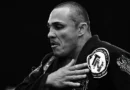 Lutador tetracampeão mundial de jiu-jitsu morre em acidente de moto