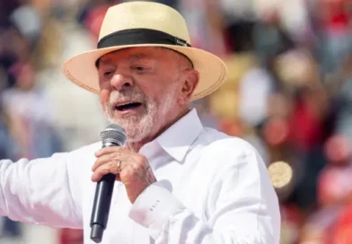 Foto de Lula com chapéu na urna não é propaganda eleitoral, diz MP
