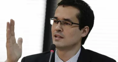 TSE suspende campanha de Deltan ao Senado e proíbe propaganda eleitoral
