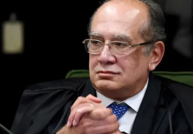 Gilmar mantém quebra sigilo de mulher de miliciano acusada de ‘rachadinha’ no gabinete de Flávio