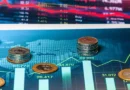 Bolsa dispara mais de 3% com pesquisa Quaest e tensão no Oriente Médio; dólar recua