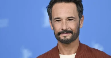 Santoro é abordado por influenciador que não o reconhece e revela perrengues de Hollywood