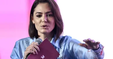 Michelle Bolsonaro chama Mendonça de ‘ungido do Senhor’ em meio a crise no STF